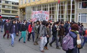 En Valdivia estudiantes se sumaron a la convocatoria realizada por la CONFECH