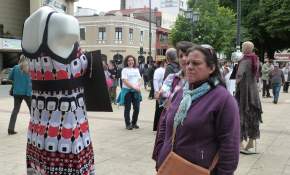 Emotivo acto en Río Calle Calle recordó a mujeres víctimas de femicidio en Valdivia