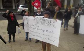 Sigue polémica por Bandera Bicentenario en Valdivia: Alcalde propone cambiar el lugar
